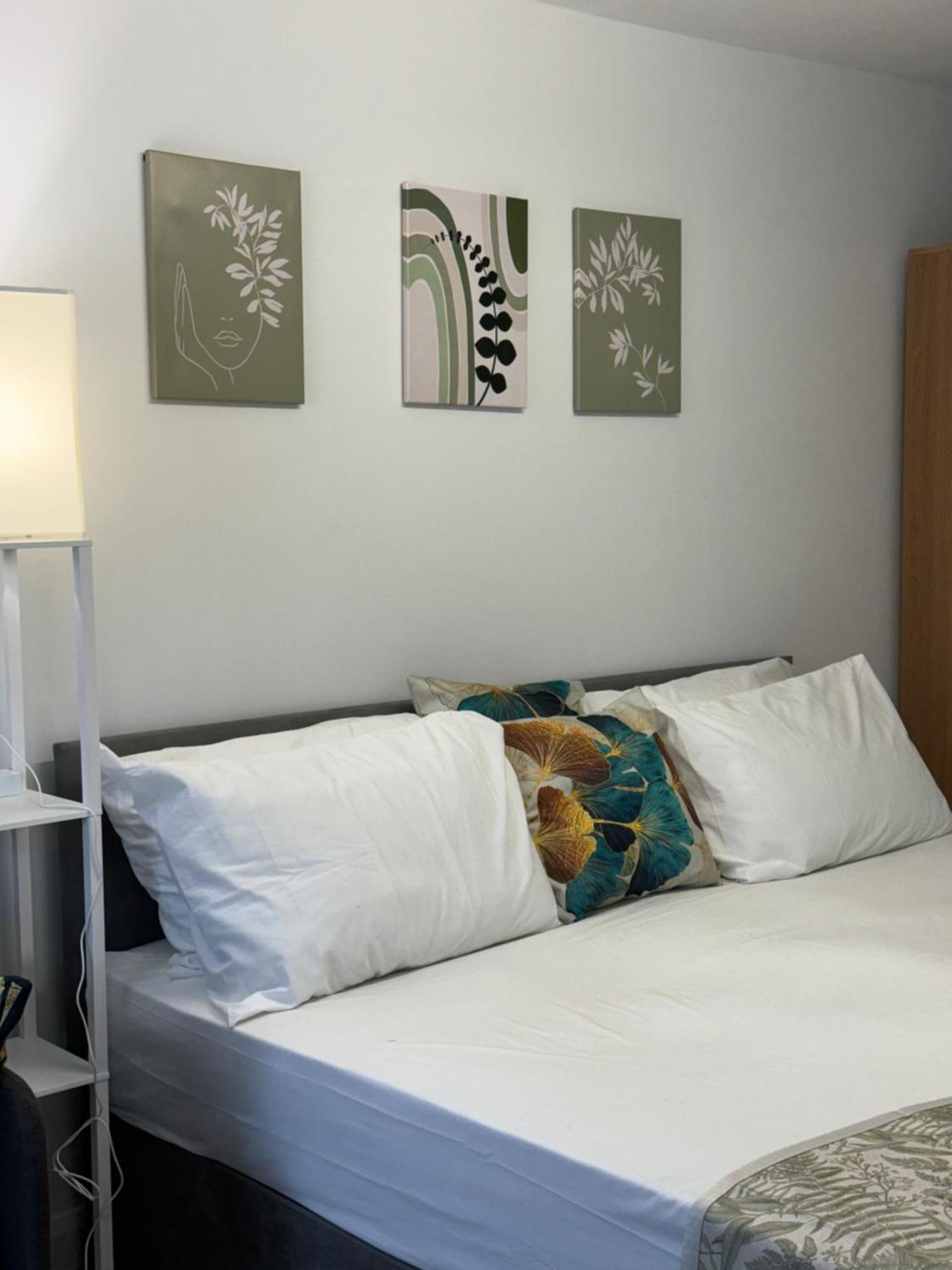 Posh Executive Studio London Thamesmead  Buitenkant foto
